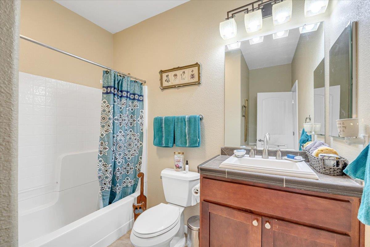 411 Sunrise Rd, Copperopolis, CA 95228