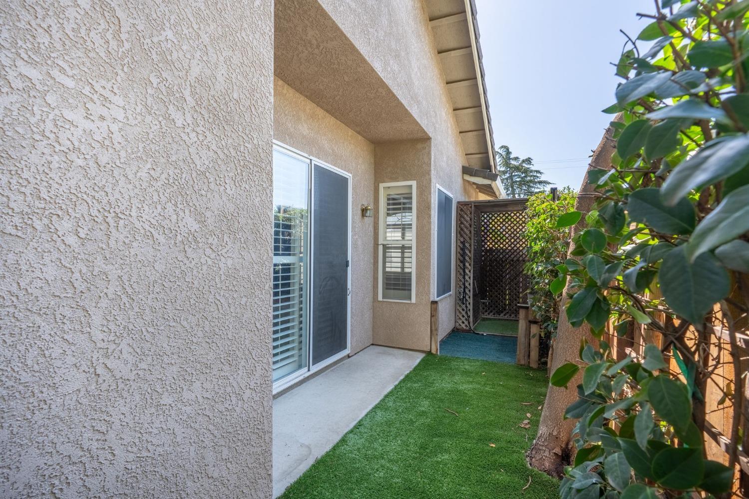1153 E Milgeo, Ripon, CA 95366