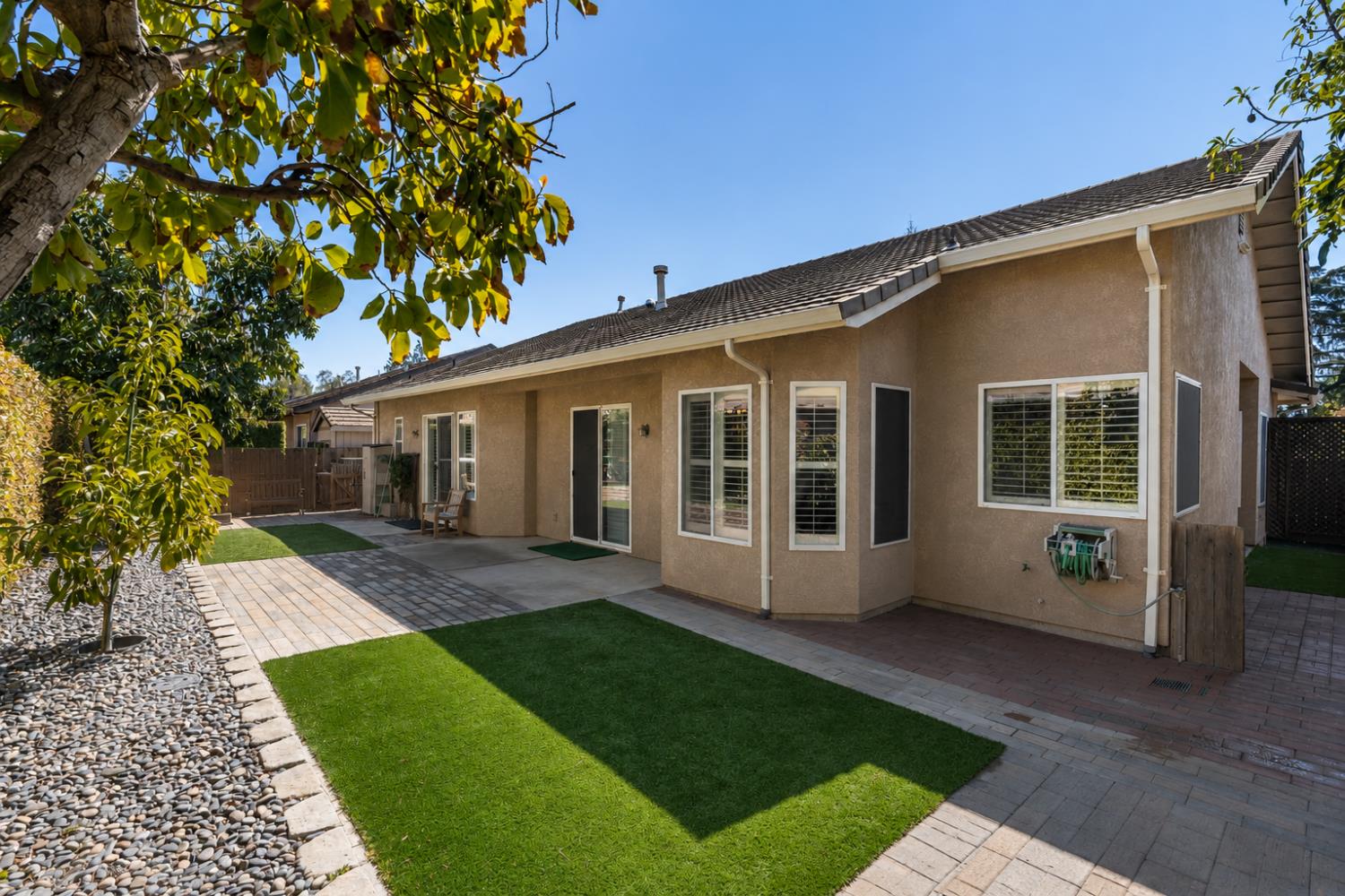 1153 E Milgeo, Ripon, CA 95366