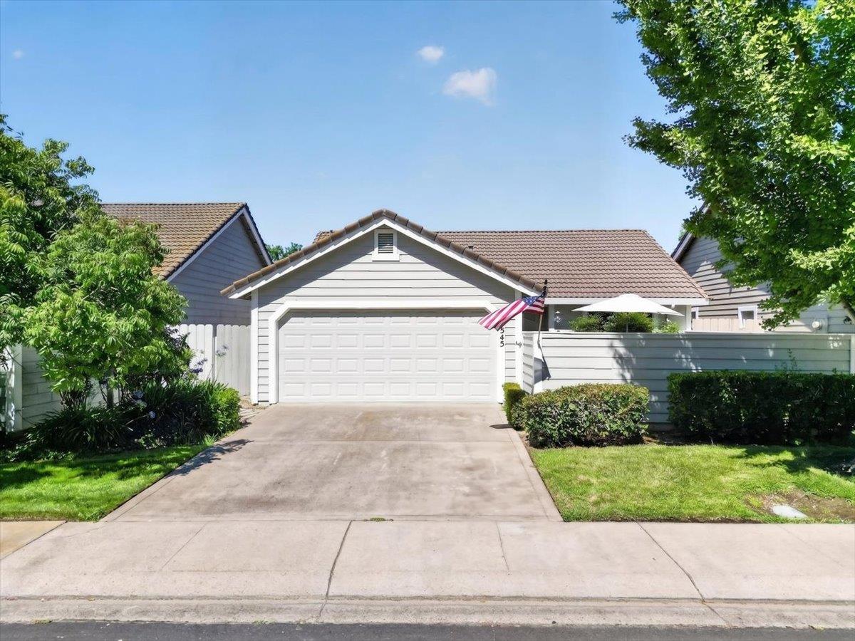 3545 Blackstone Way, Modesto, CA 95356