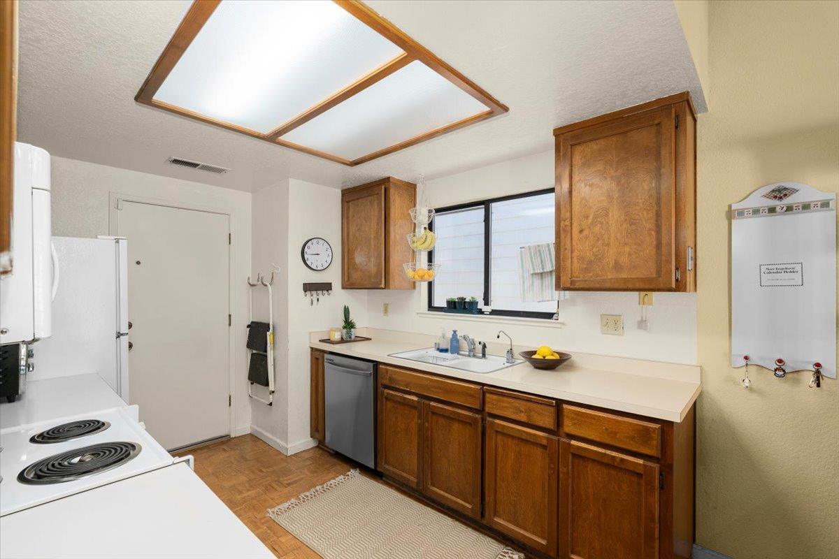 3545 Blackstone Way, Modesto, CA 95356