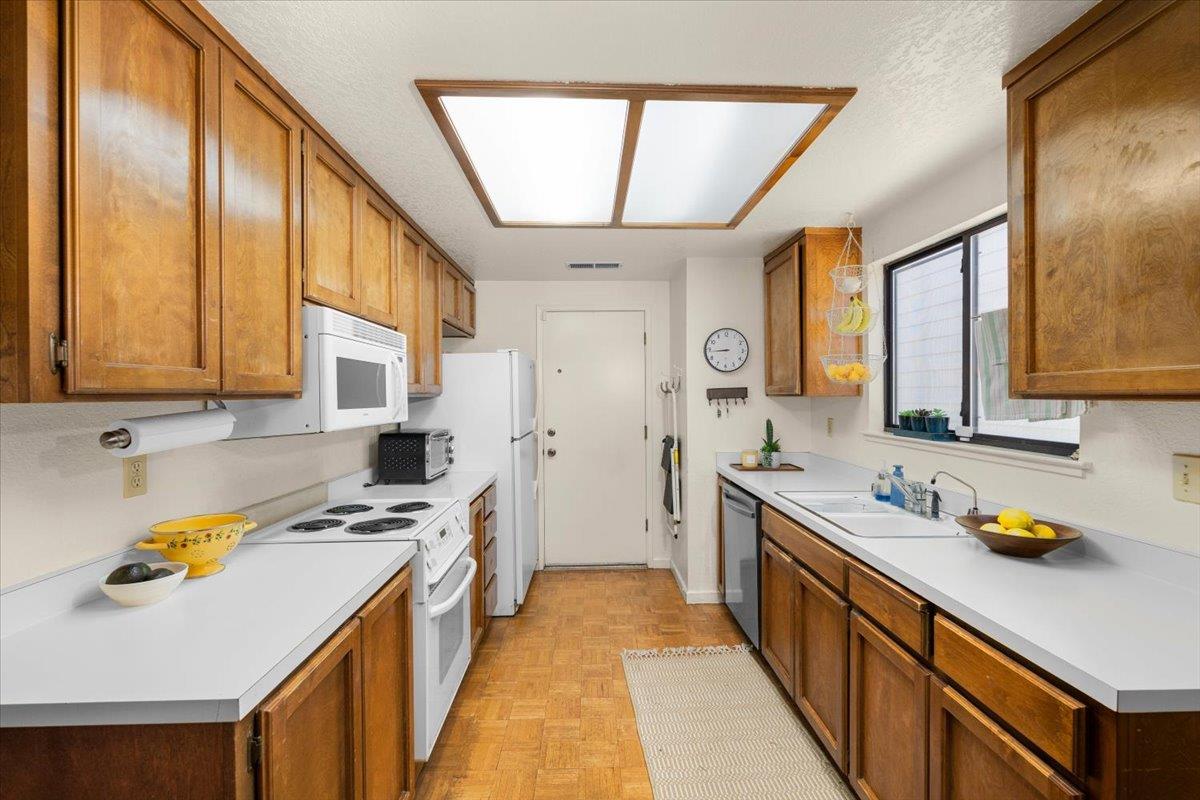 3545 Blackstone Way, Modesto, CA 95356