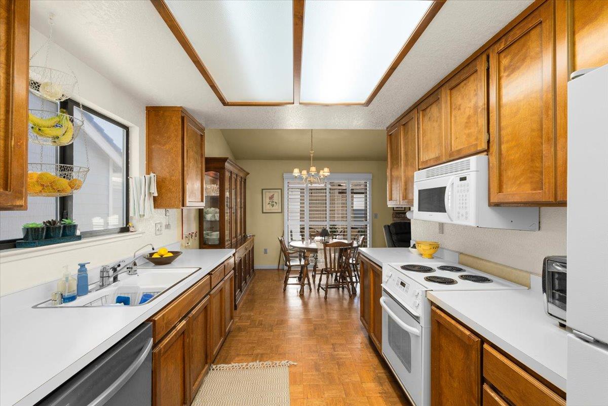 3545 Blackstone Way, Modesto, CA 95356