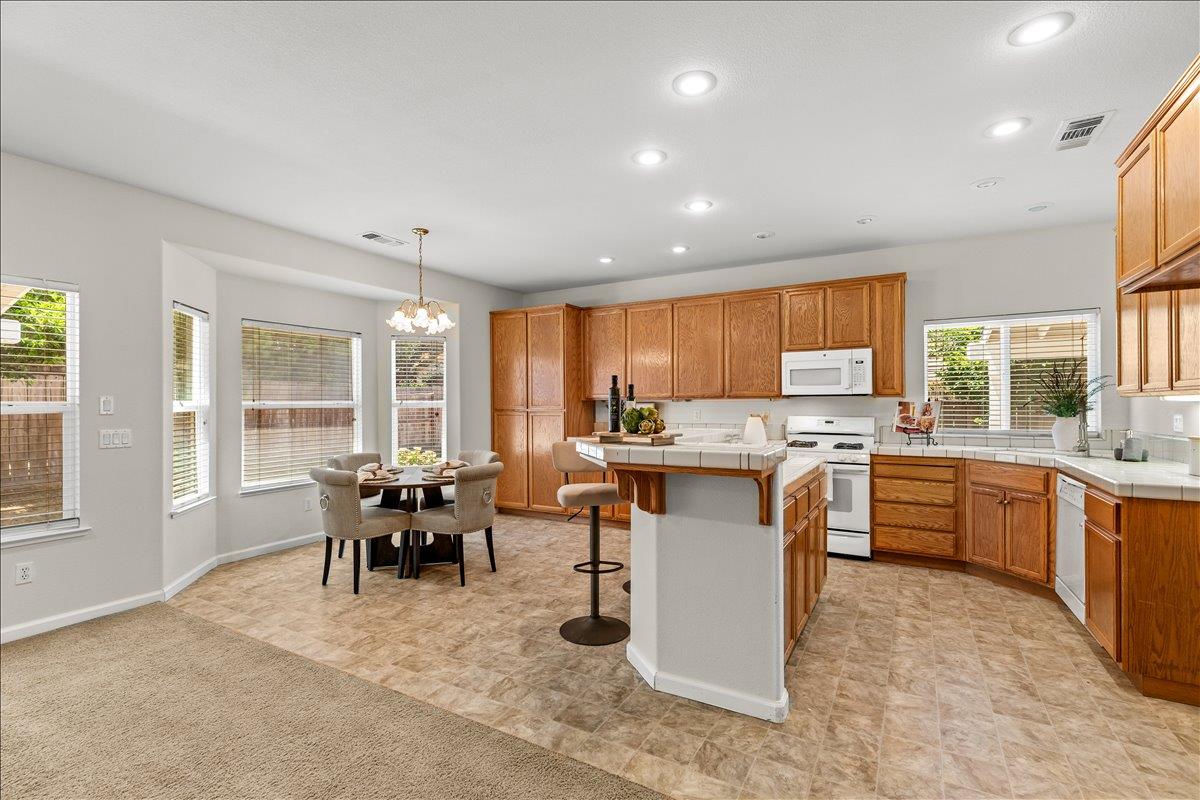 1109 Deitz Cir, Oakdale, CA 95361