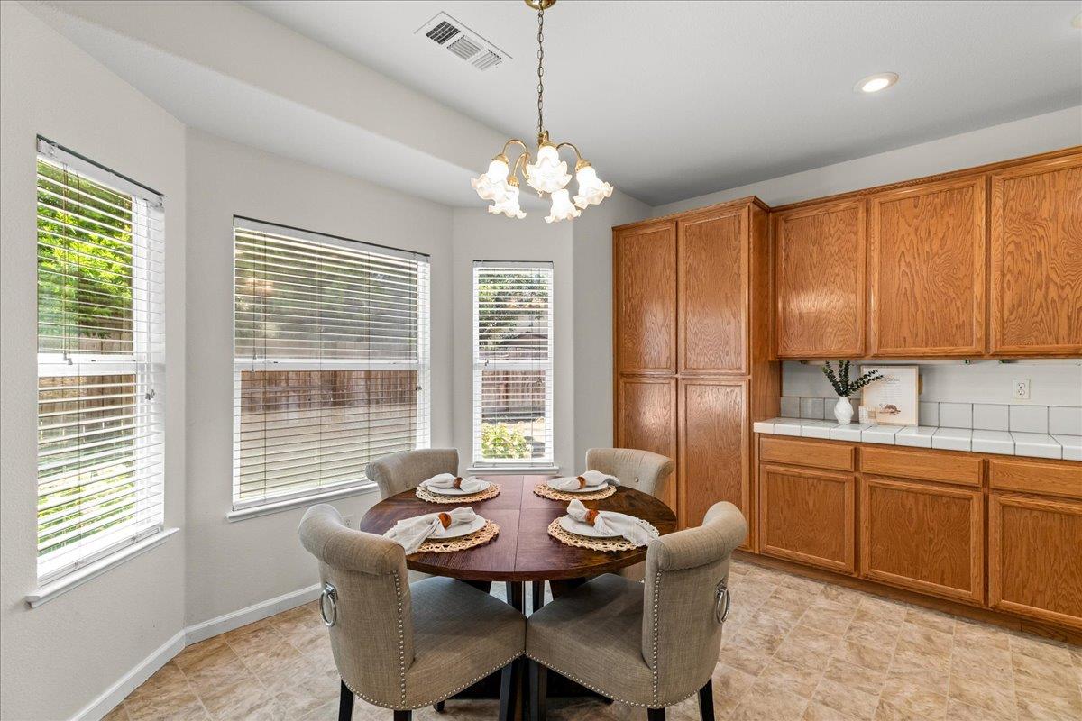 1109 Deitz Cir, Oakdale, CA 95361