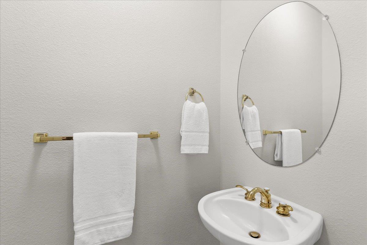 1109 Deitz Cir, Oakdale, CA 95361