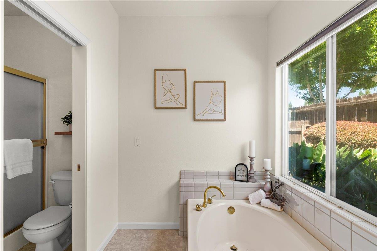 1109 Deitz Cir, Oakdale, CA 95361
