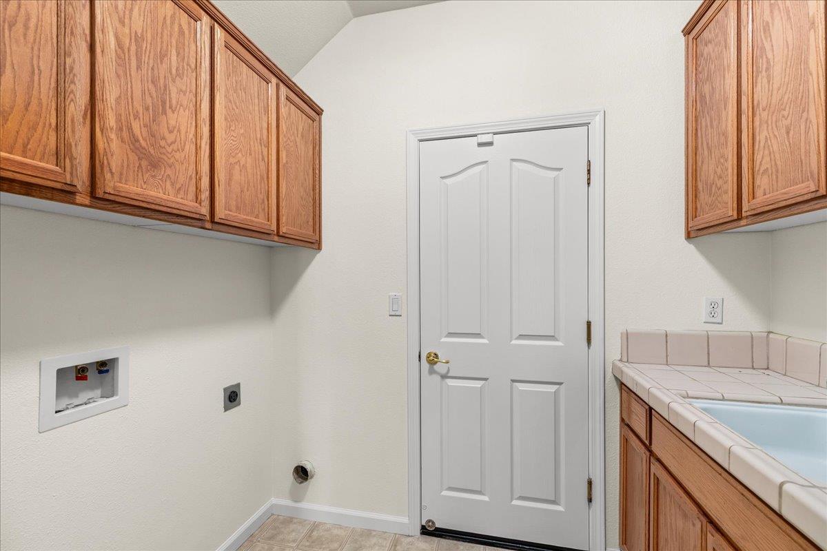 1109 Deitz Cir, Oakdale, CA 95361