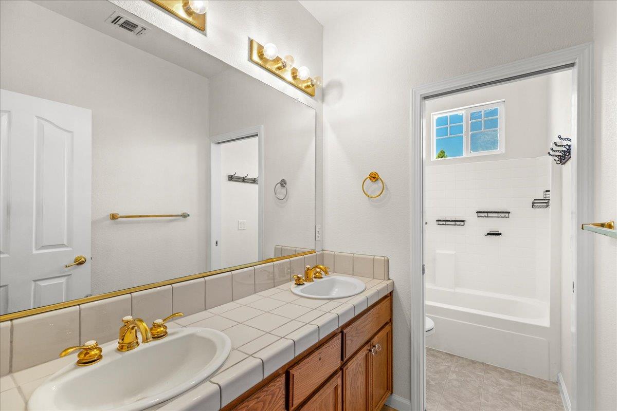 1109 Deitz Cir, Oakdale, CA 95361