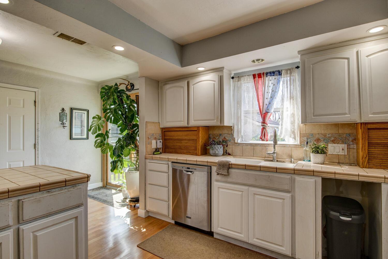 1705 Concord Ave, Modesto, CA 95350