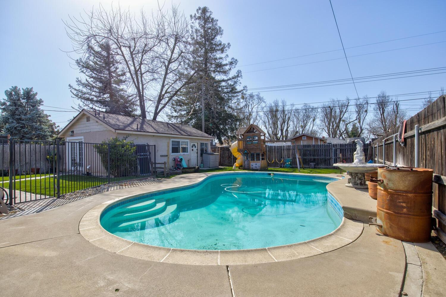 1705 Concord Ave, Modesto, CA 95350