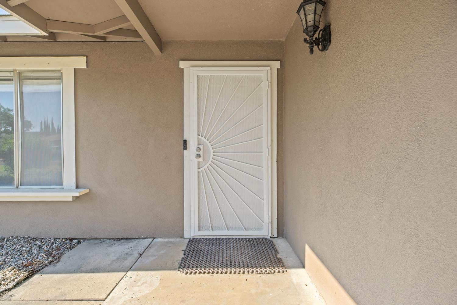 2820 E Orangeburg Ave, Modesto, CA 95355