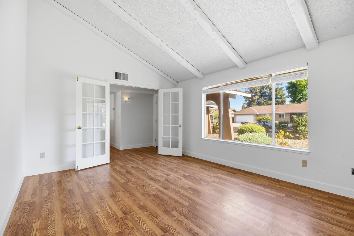 2820 E Orangeburg Ave, Modesto, CA 95355