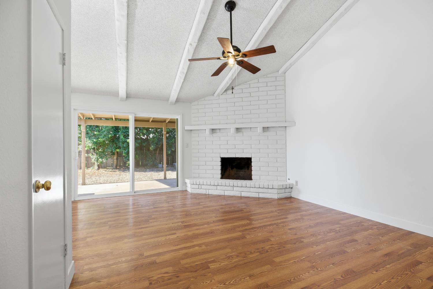 2820 E Orangeburg Ave, Modesto, CA 95355
