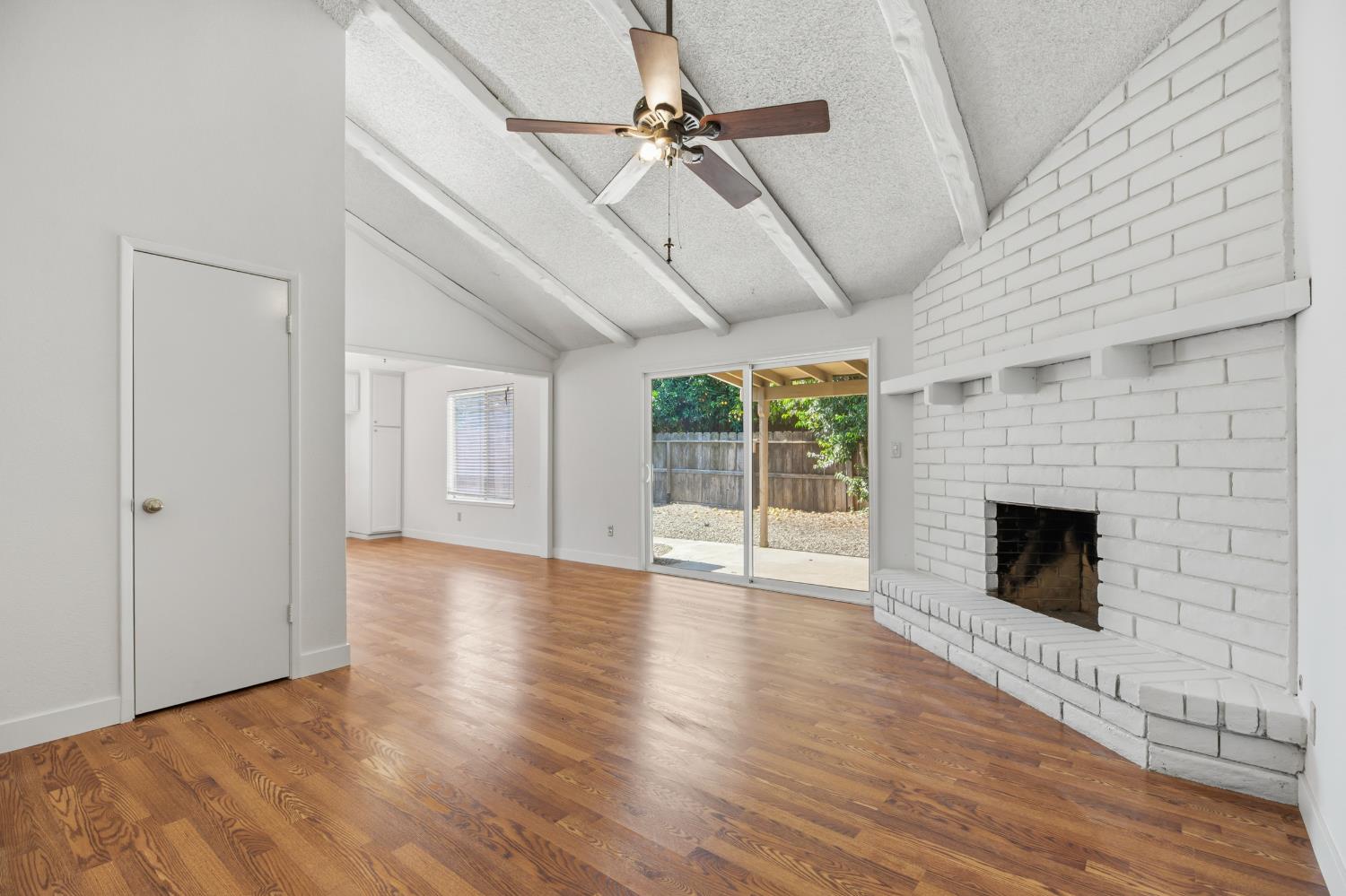 2820 E Orangeburg Ave, Modesto, CA 95355