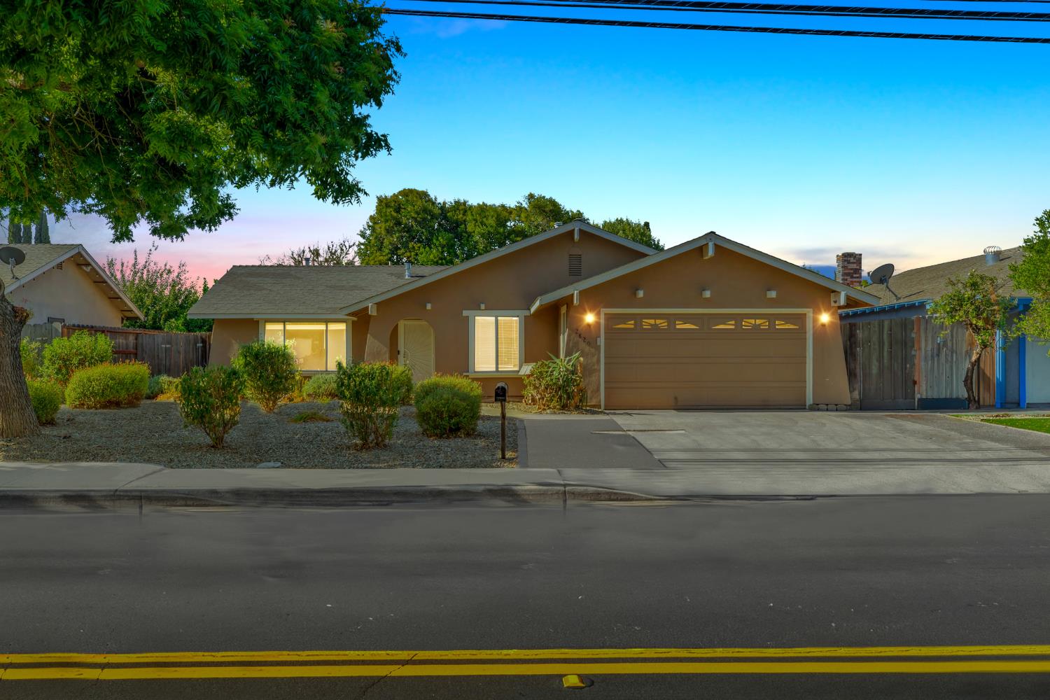 2820 E Orangeburg Ave, Modesto, CA 95355