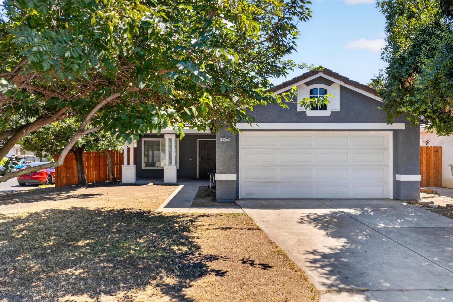 5529 W Norwich Ave, Fresno, CA 93722