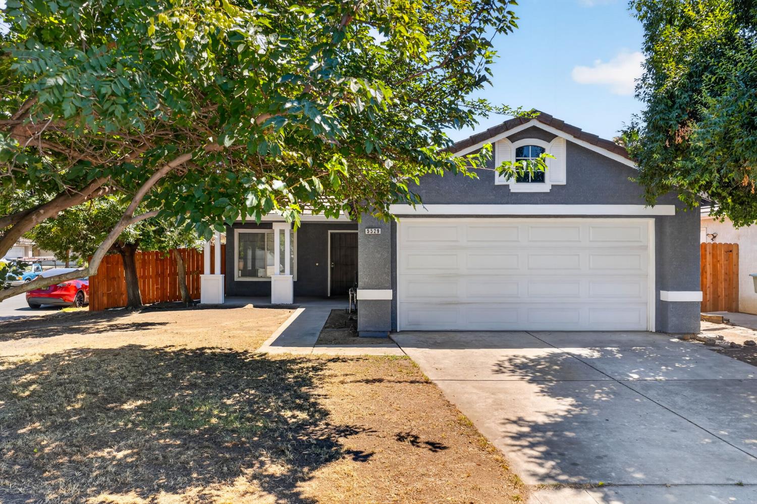 5529 W Norwich Ave, Fresno, CA 93722