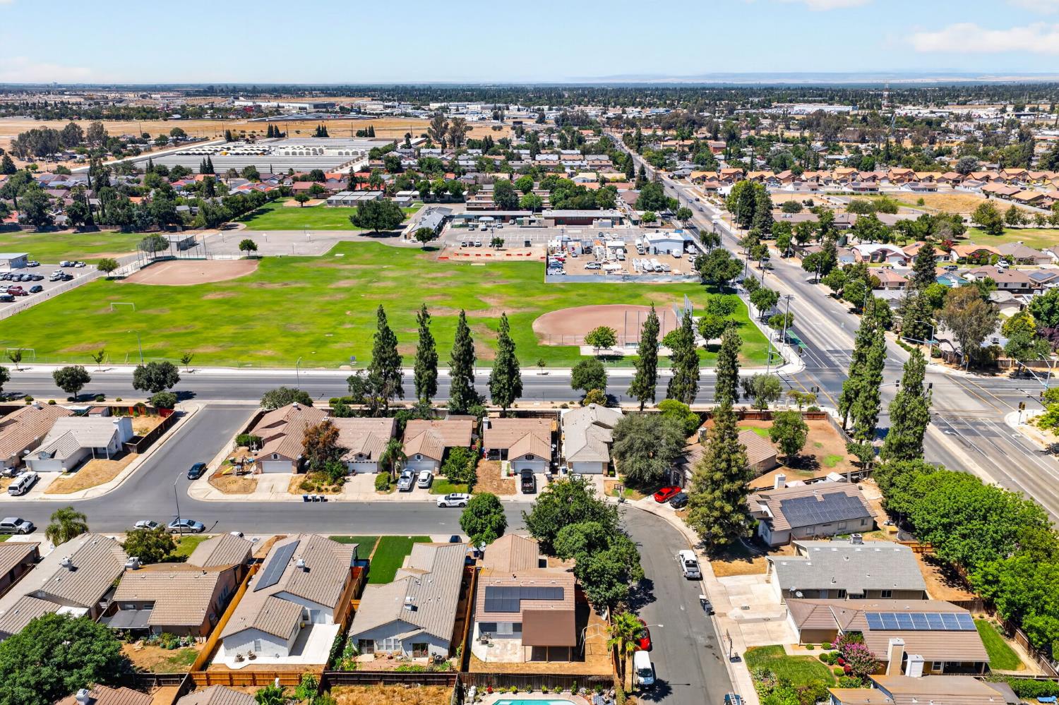 5529 W Norwich Ave, Fresno, CA 93722