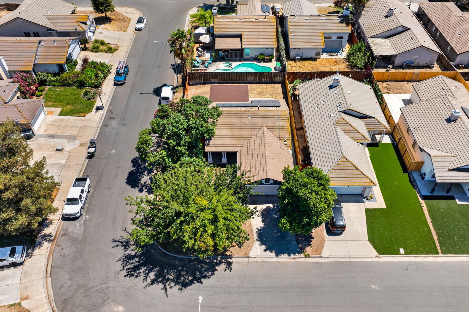 5529 W Norwich Ave, Fresno, CA 93722