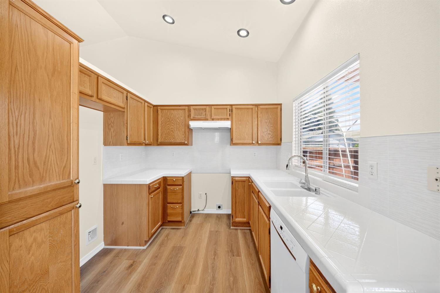 5529 W Norwich Ave, Fresno, CA 93722