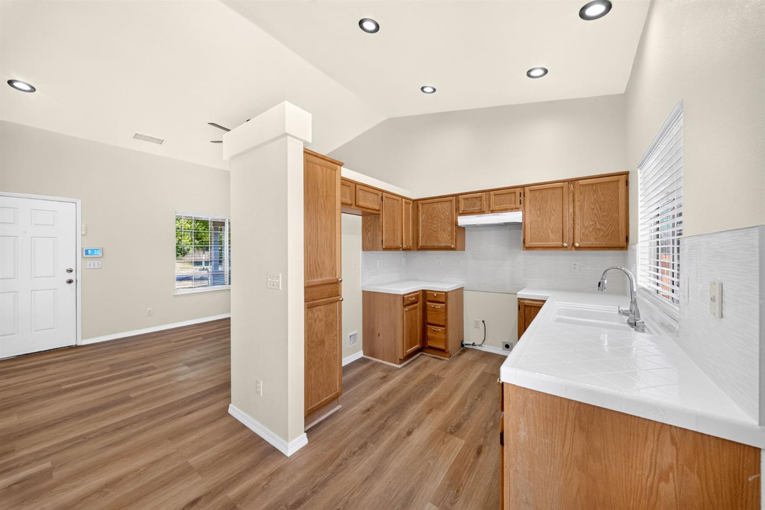 5529 W Norwich Ave, Fresno, CA 93722