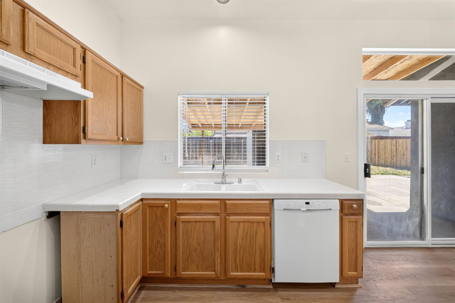 5529 W Norwich Ave, Fresno, CA 93722