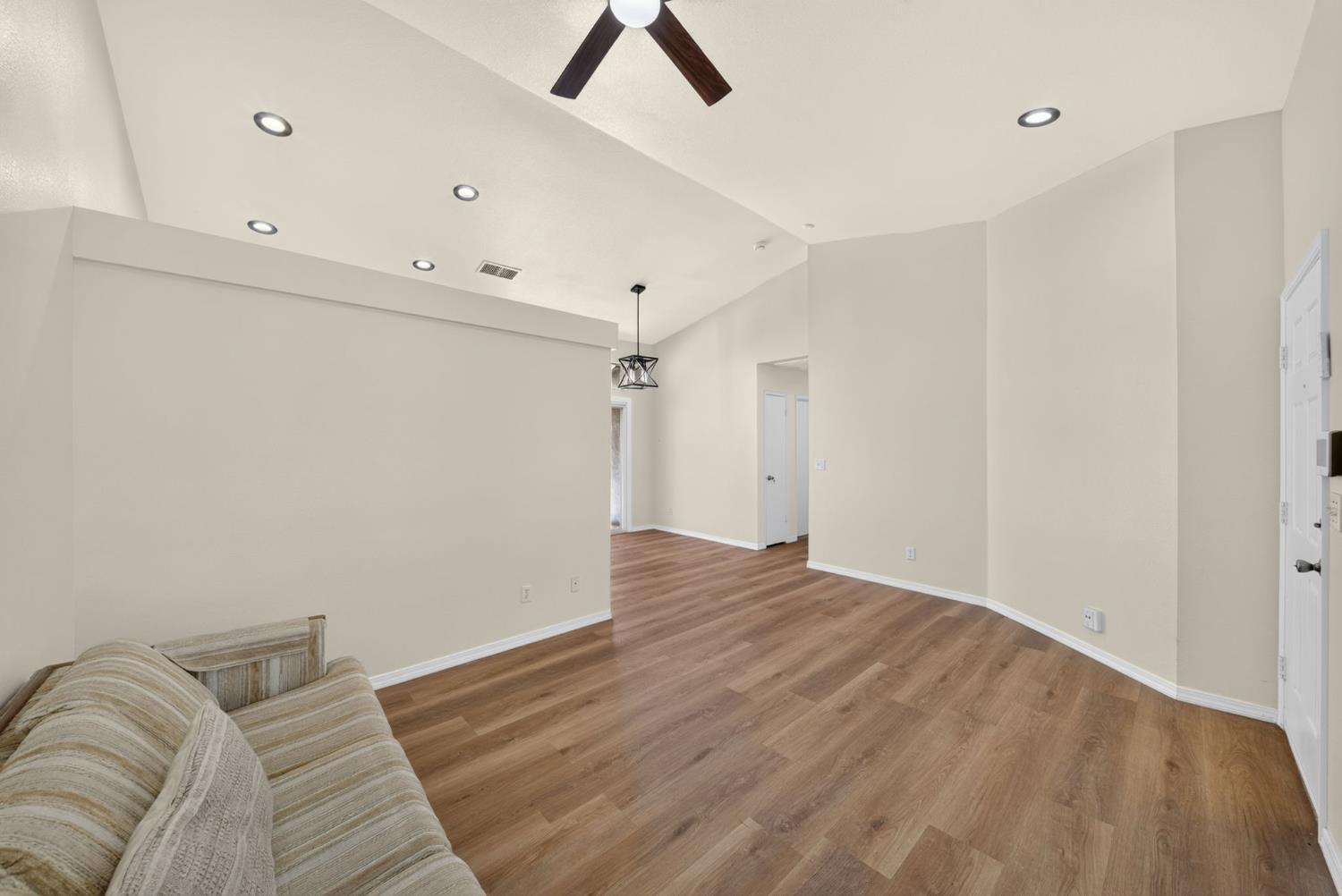 5529 W Norwich Ave, Fresno, CA 93722
