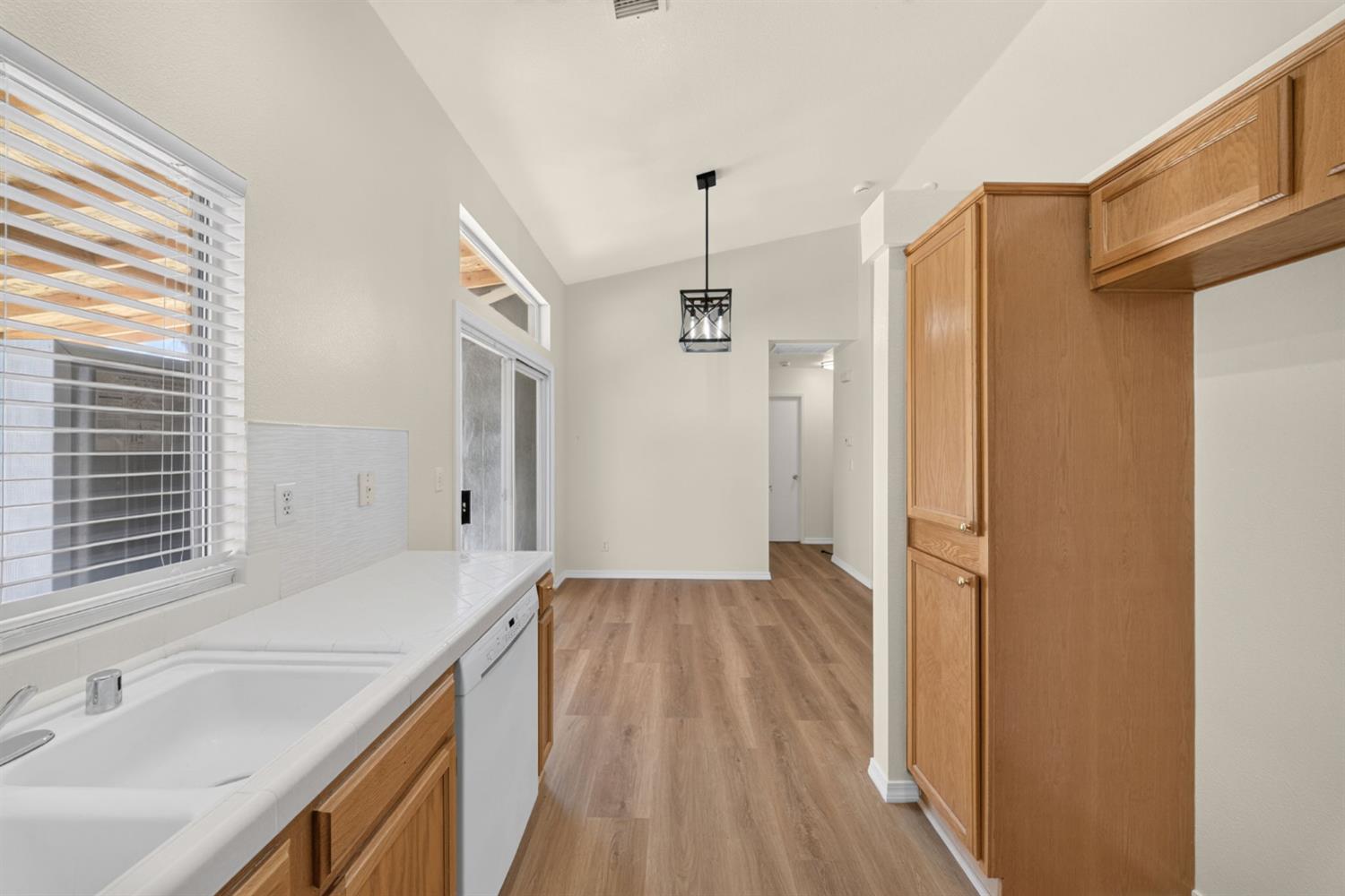 5529 W Norwich Ave, Fresno, CA 93722