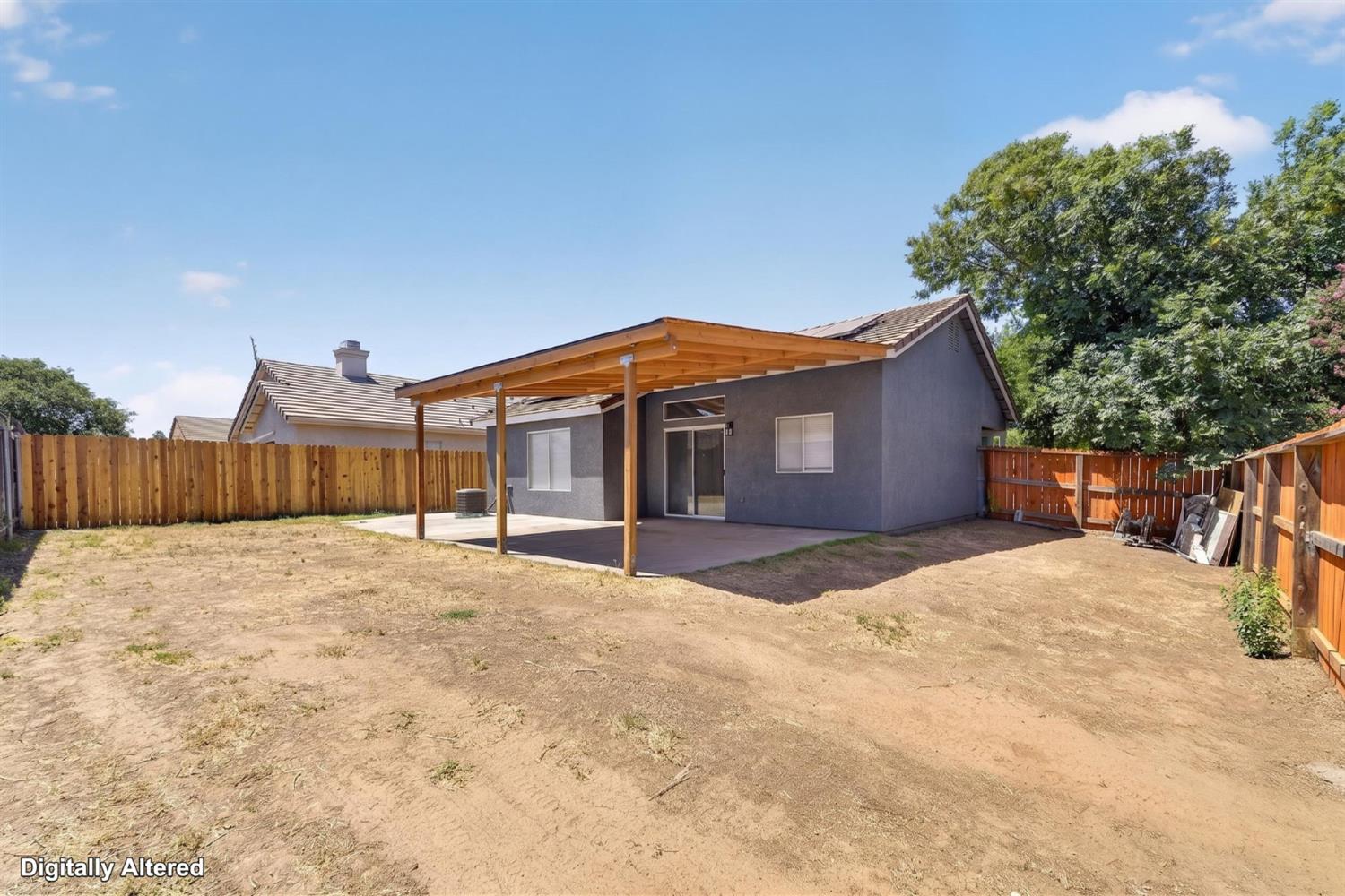 5529 W Norwich Ave, Fresno, CA 93722