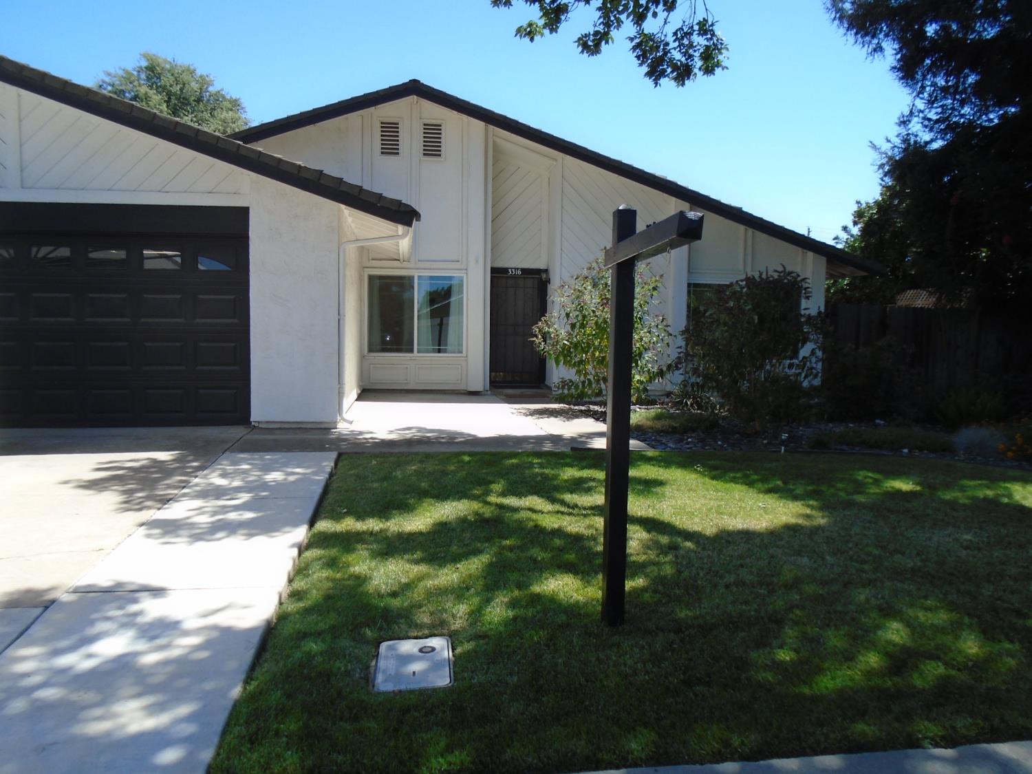 3316 Mesquite Way, Modesto, CA 95355
