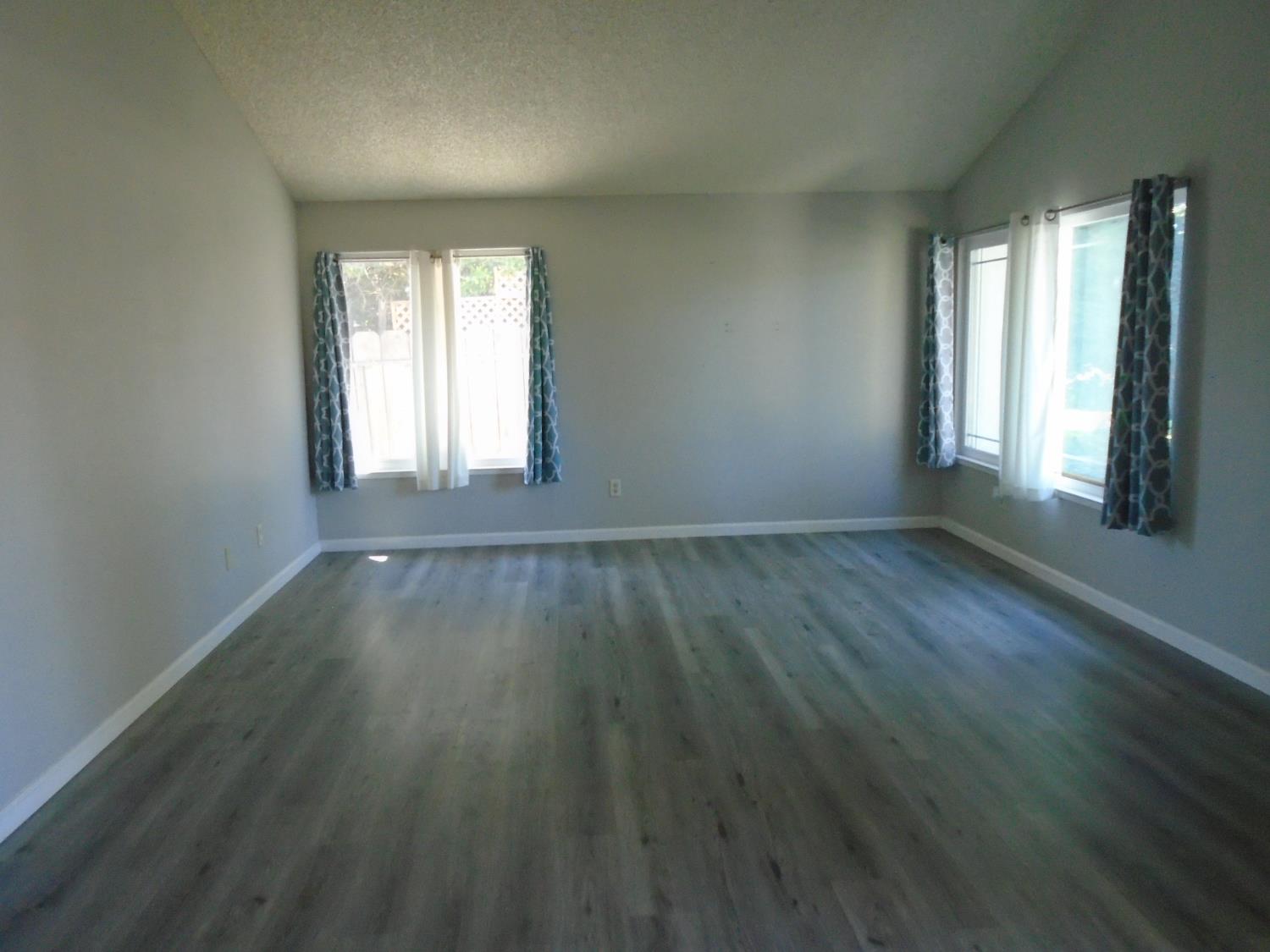 3316 Mesquite Way, Modesto, CA 95355