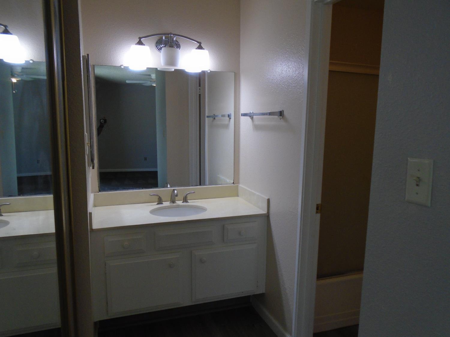 3316 Mesquite Way, Modesto, CA 95355