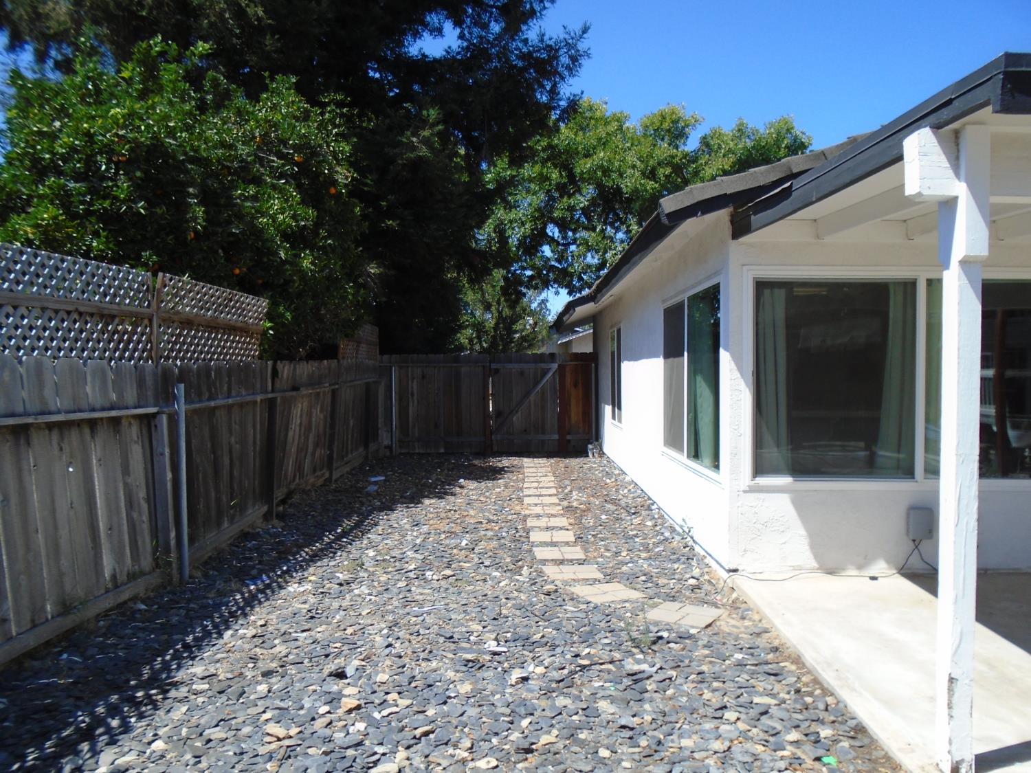3316 Mesquite Way, Modesto, CA 95355