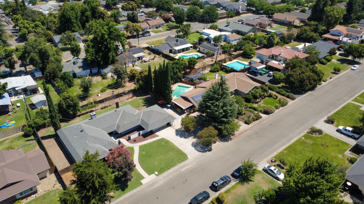 1011 Oregon Dr, Merced, CA 95340