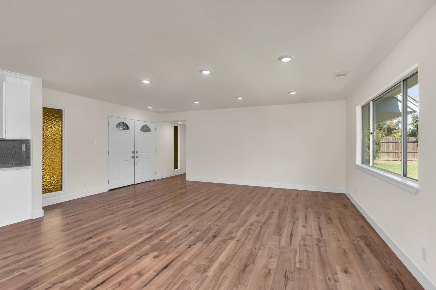 1011 Oregon Dr, Merced, CA 95340