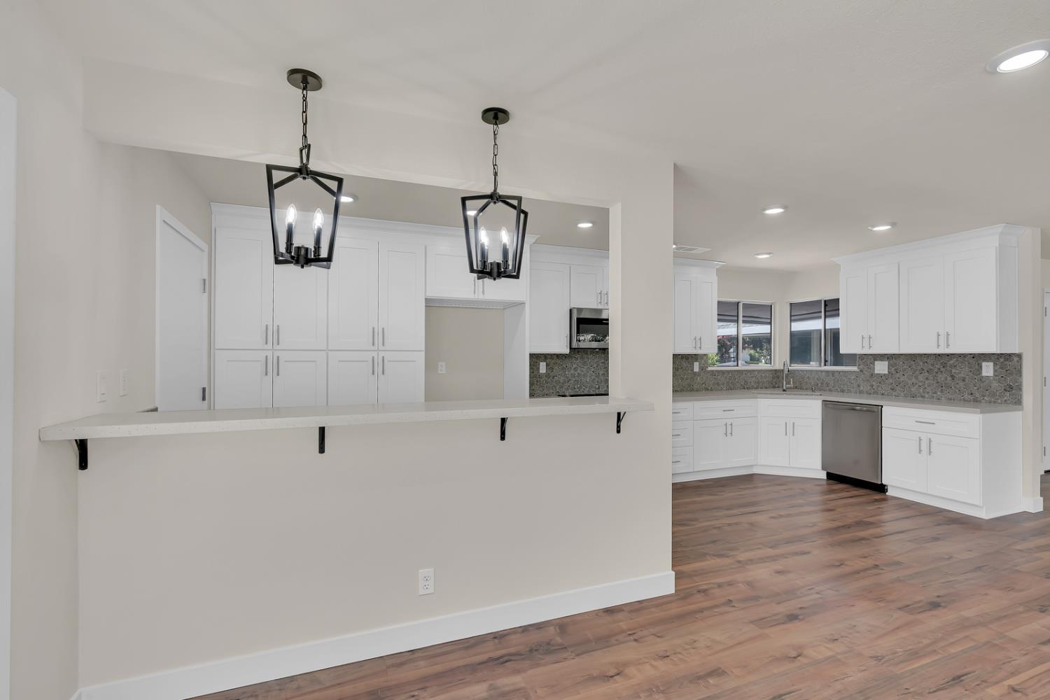 1011 Oregon Dr, Merced, CA 95340