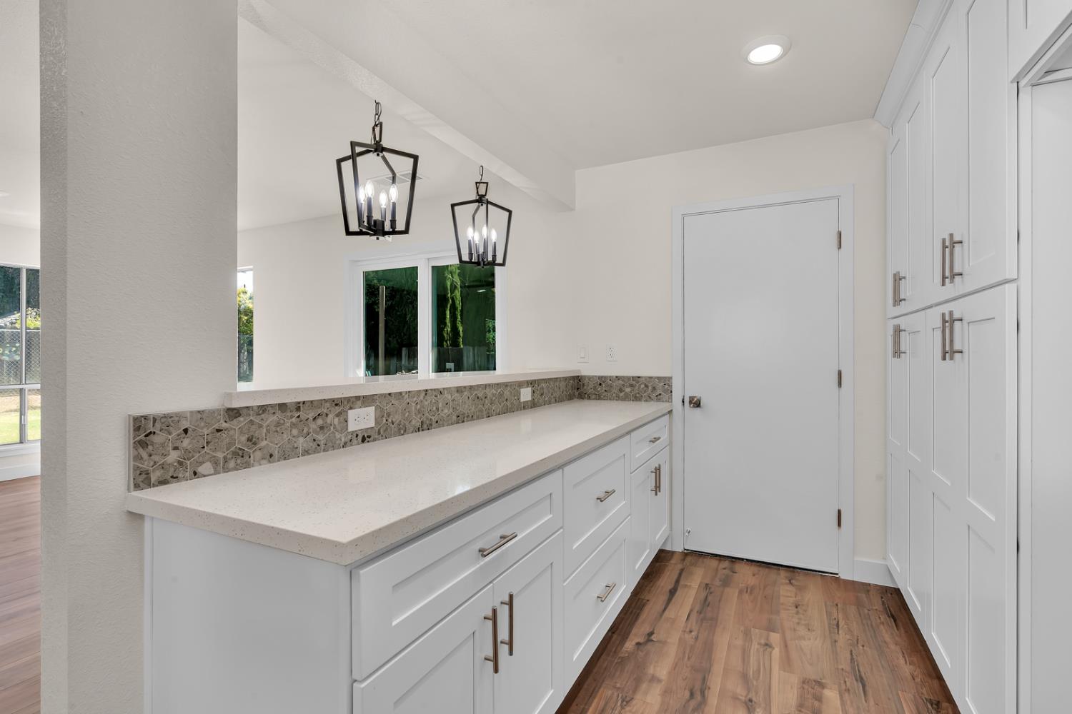 1011 Oregon Dr, Merced, CA 95340