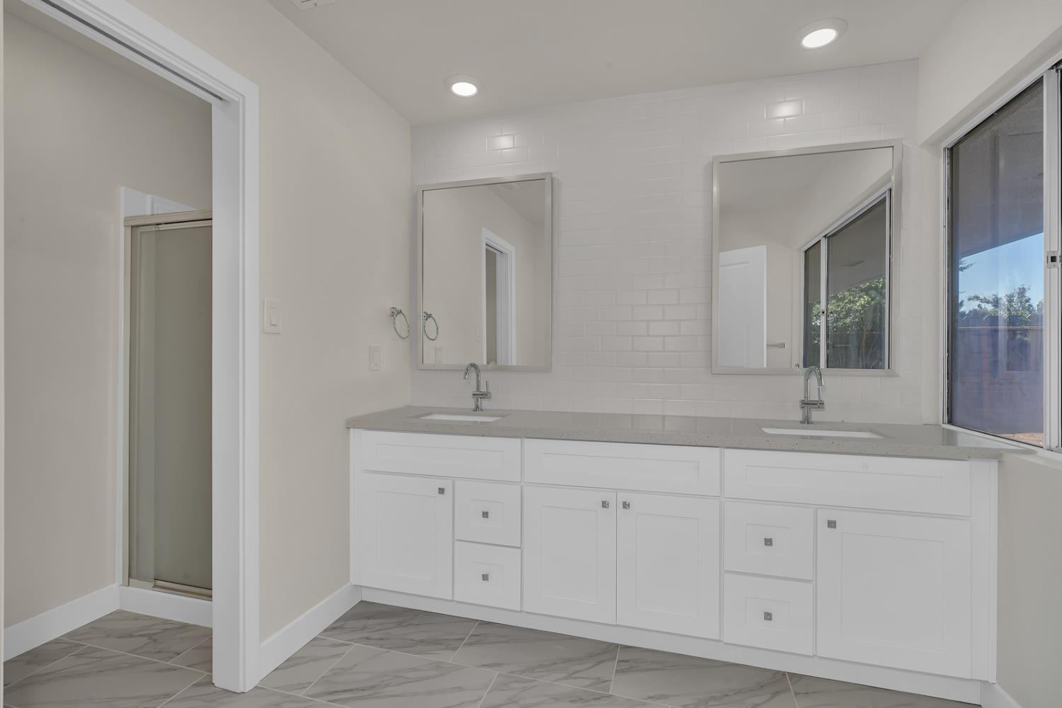 1011 Oregon Dr, Merced, CA 95340