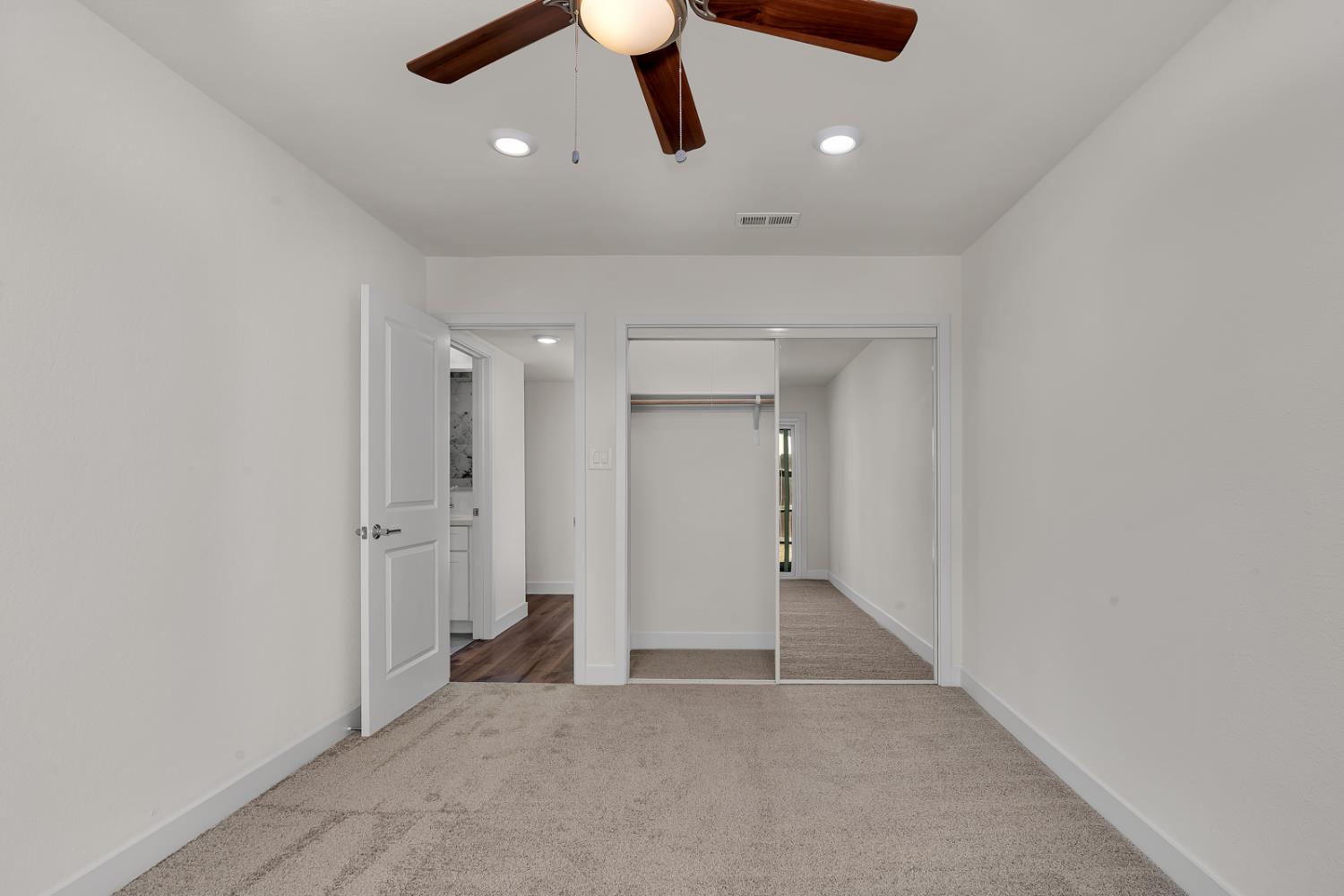 1011 Oregon Dr, Merced, CA 95340
