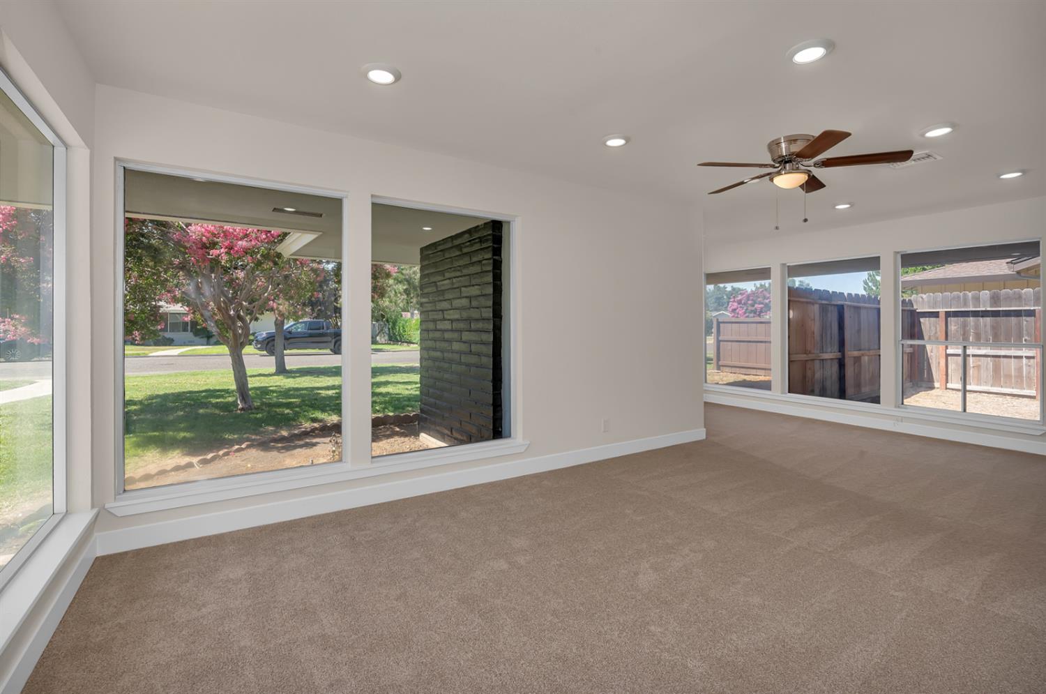 1011 Oregon Dr, Merced, CA 95340