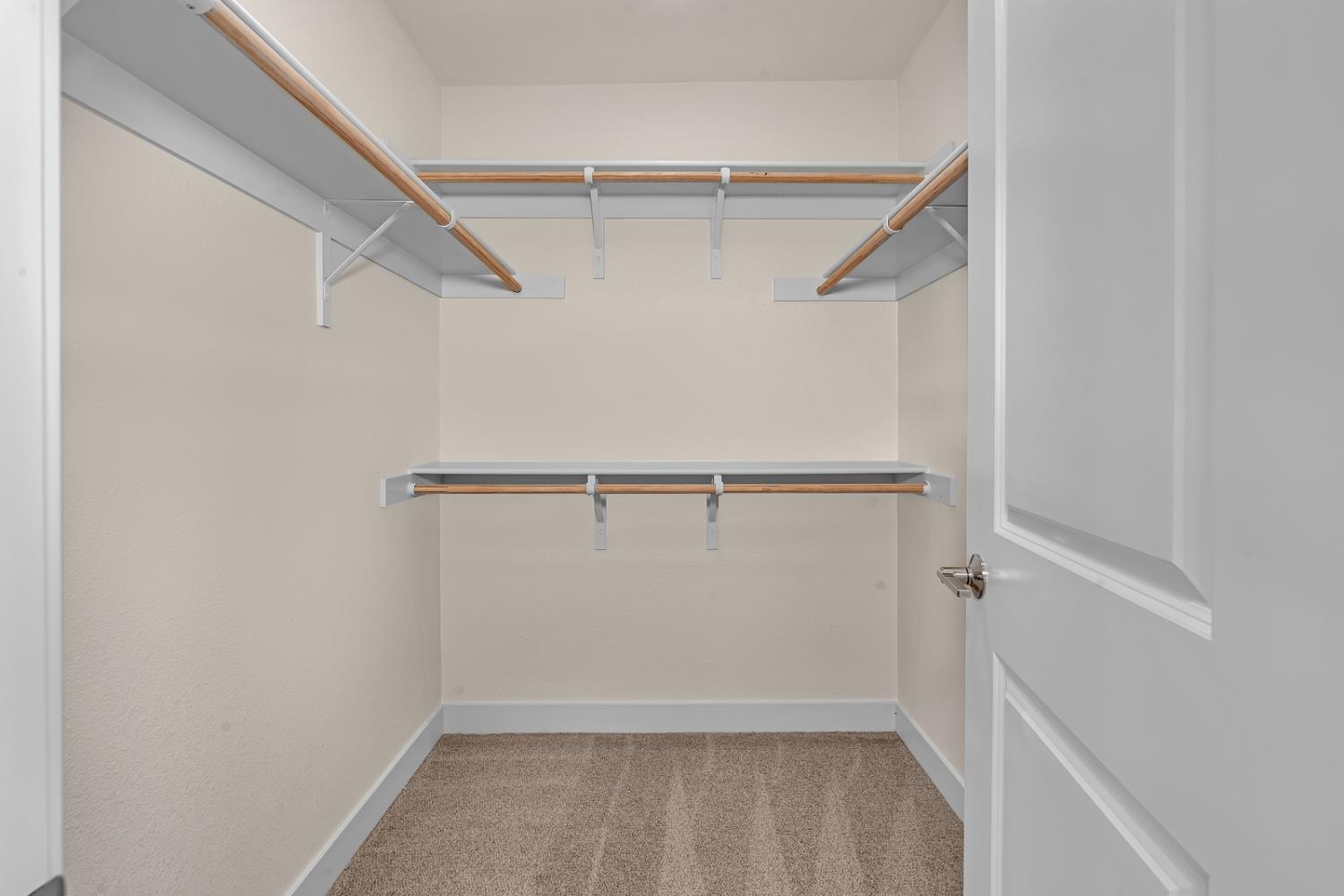 1011 Oregon Dr, Merced, CA 95340