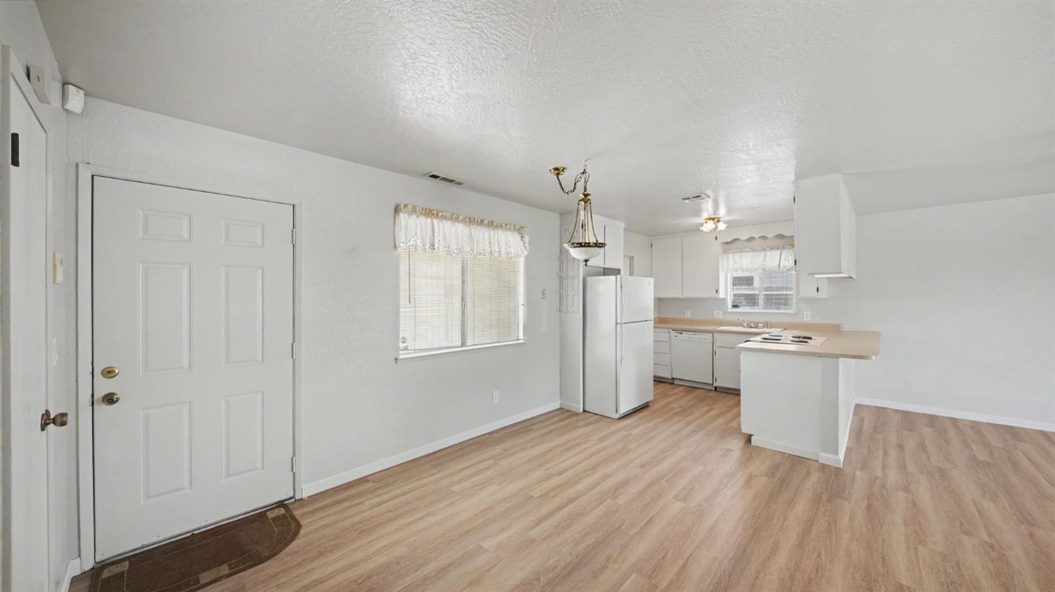 1200 Guiseppe Ln, Modesto, CA 95355
