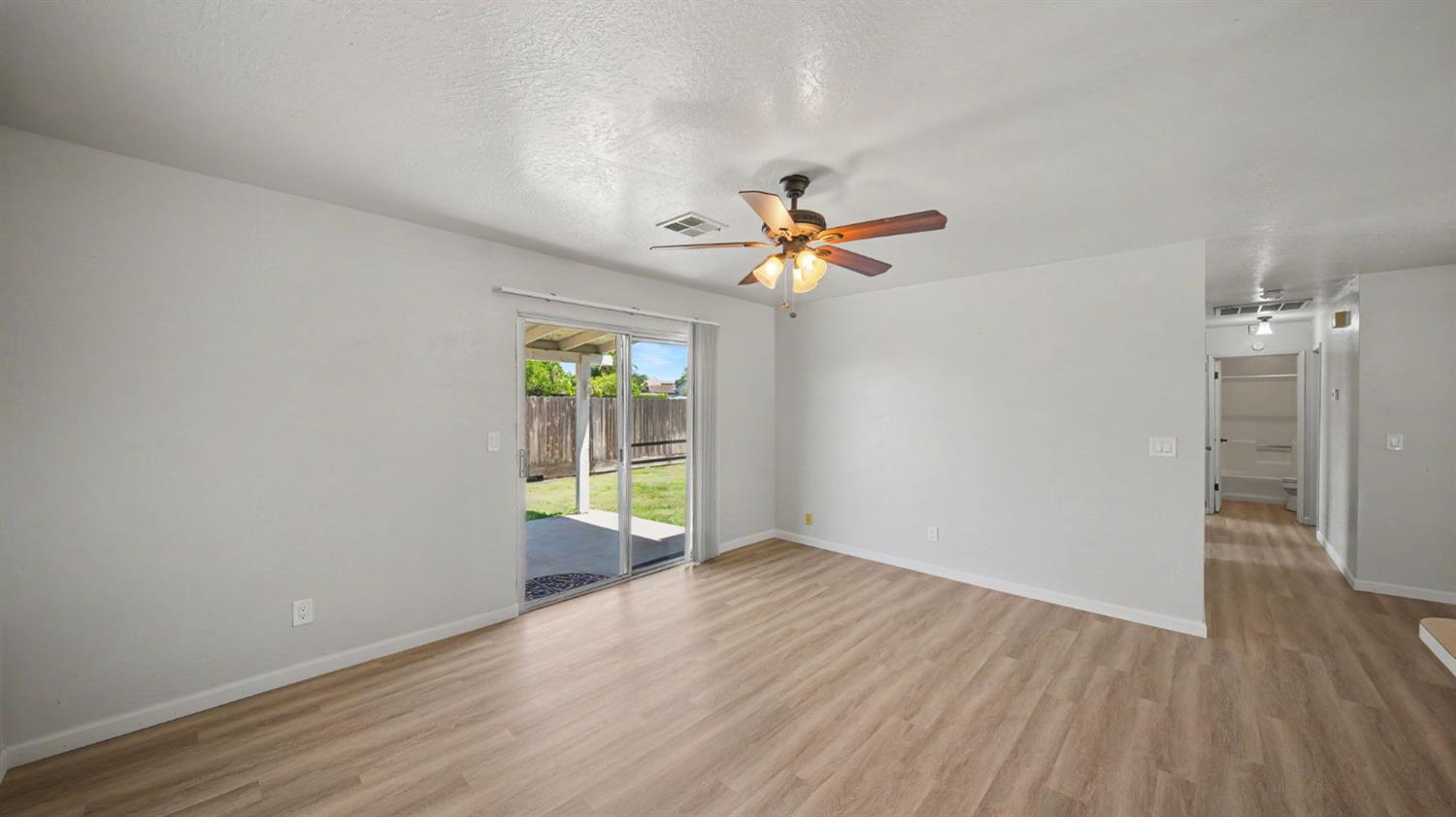 1200 Guiseppe Ln, Modesto, CA 95355