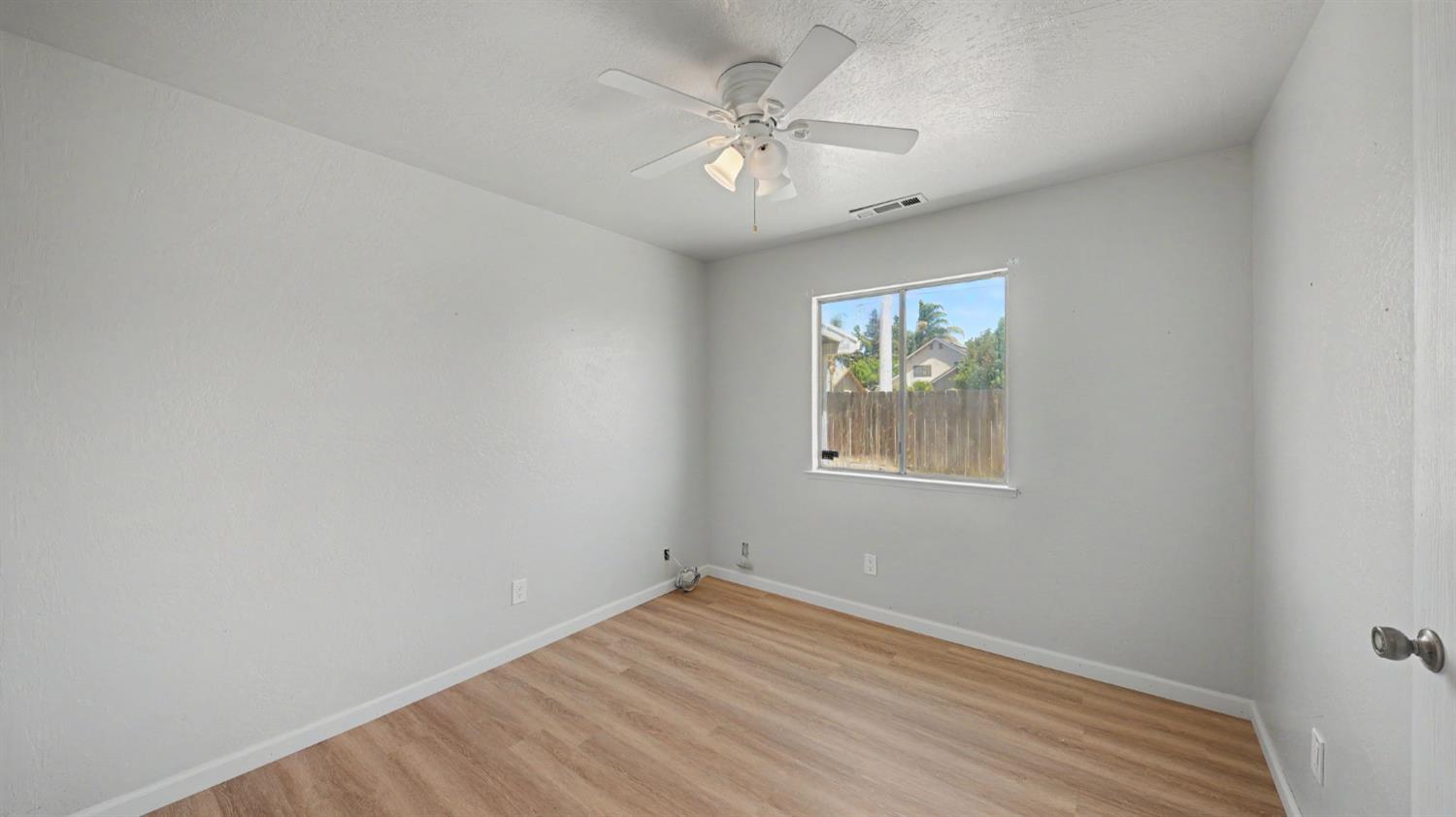 1200 Guiseppe Ln, Modesto, CA 95355