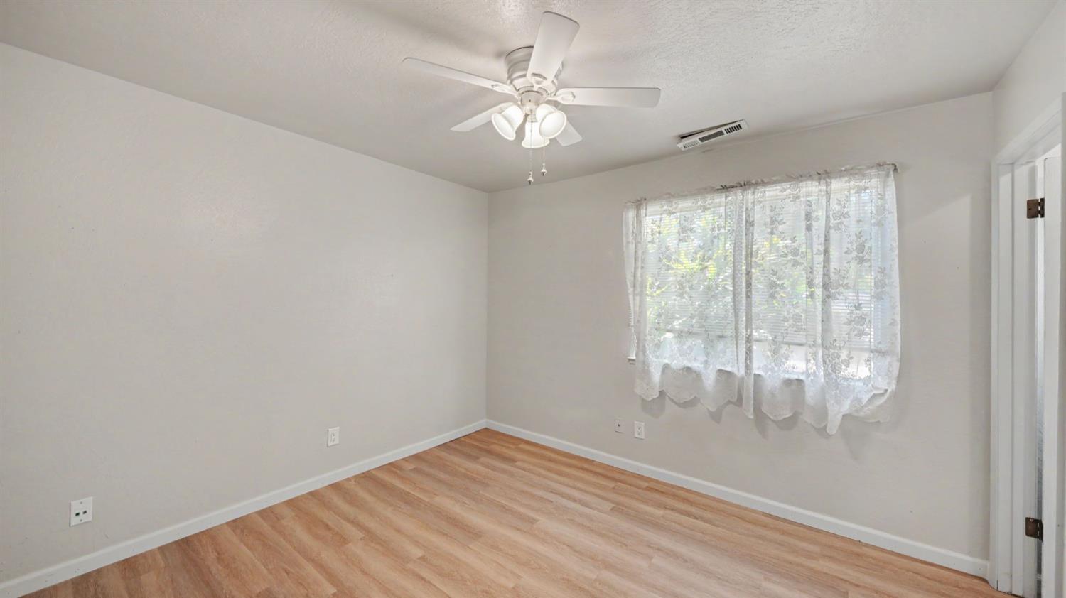 1200 Guiseppe Ln, Modesto, CA 95355