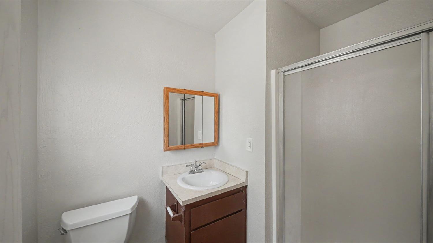 1200 Guiseppe Ln, Modesto, CA 95355