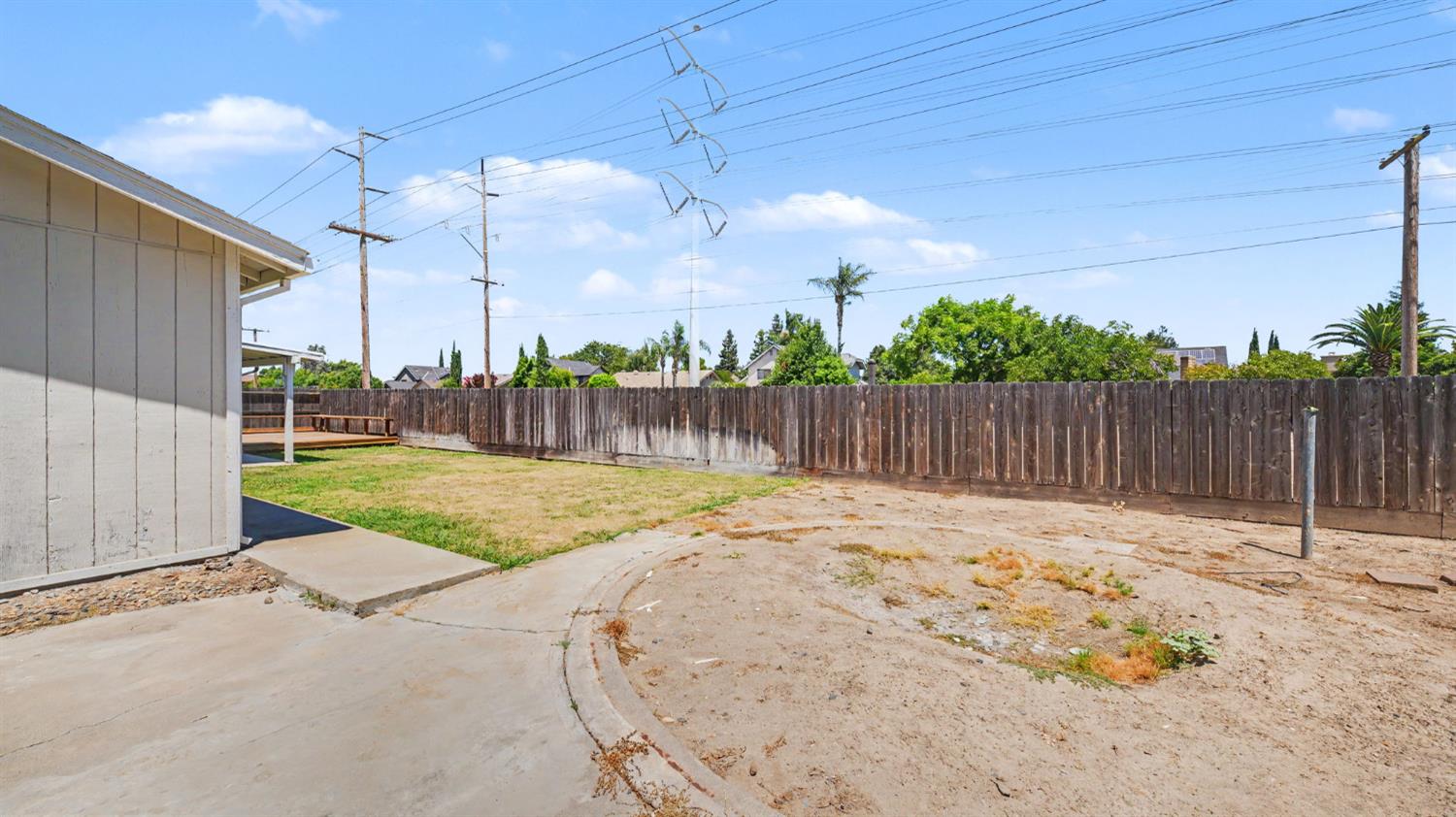 1200 Guiseppe Ln, Modesto, CA 95355