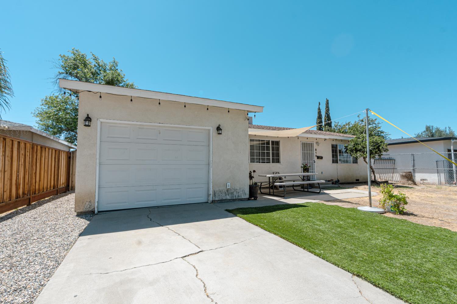 819 Jeffrey Rd, Los Banos, CA 93635
