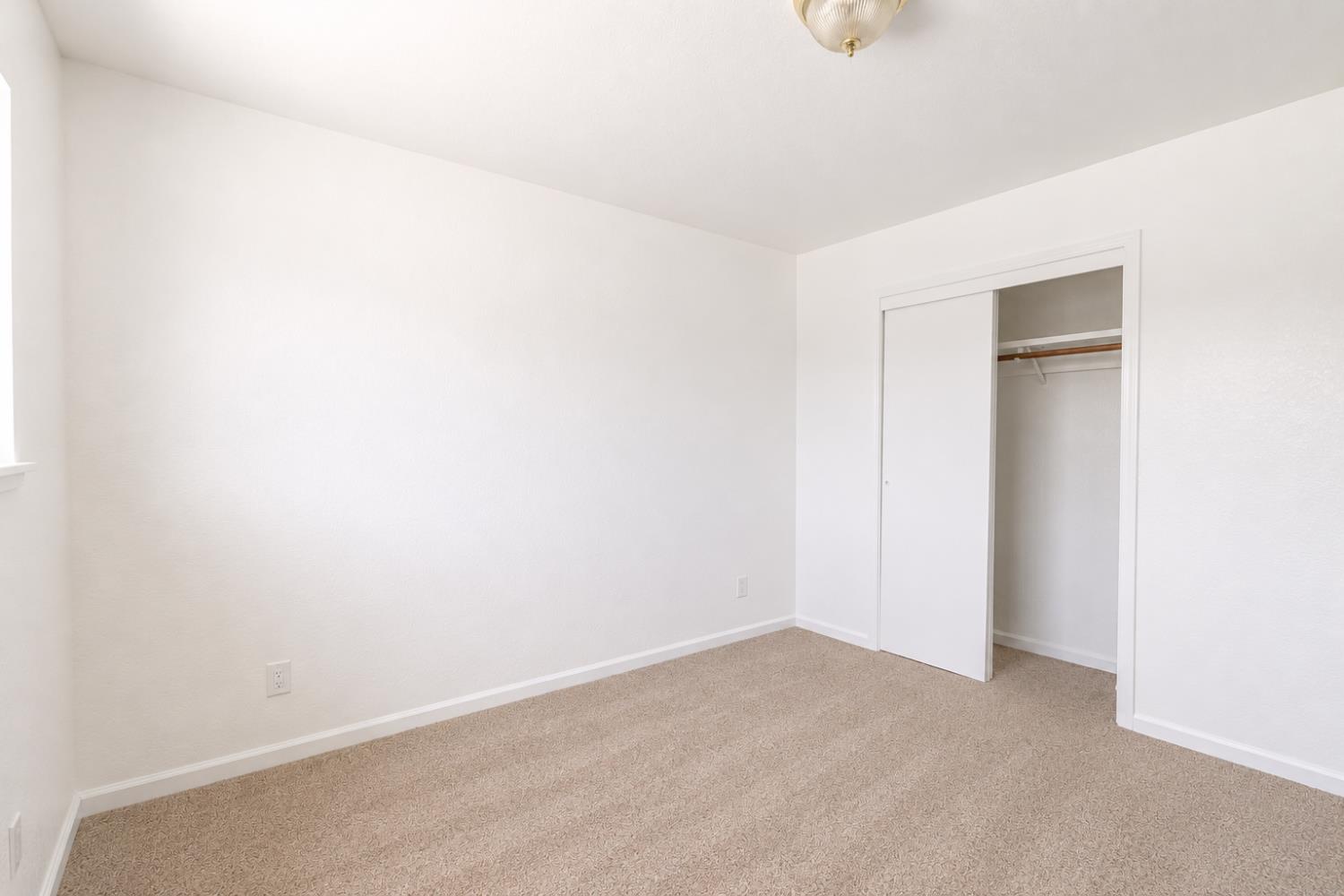 819 Jeffrey Rd, Los Banos, CA 93635